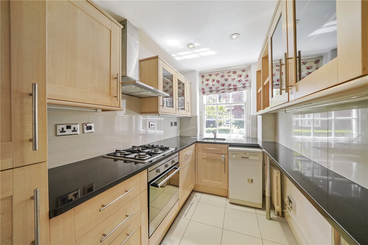 Flat Kensington Park Road in Greater London