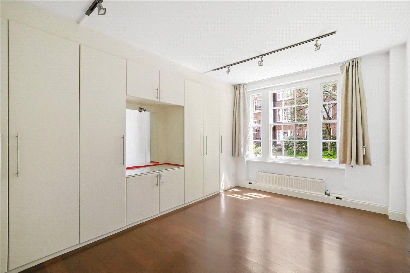 Flat Kensington Park Road in Greater London