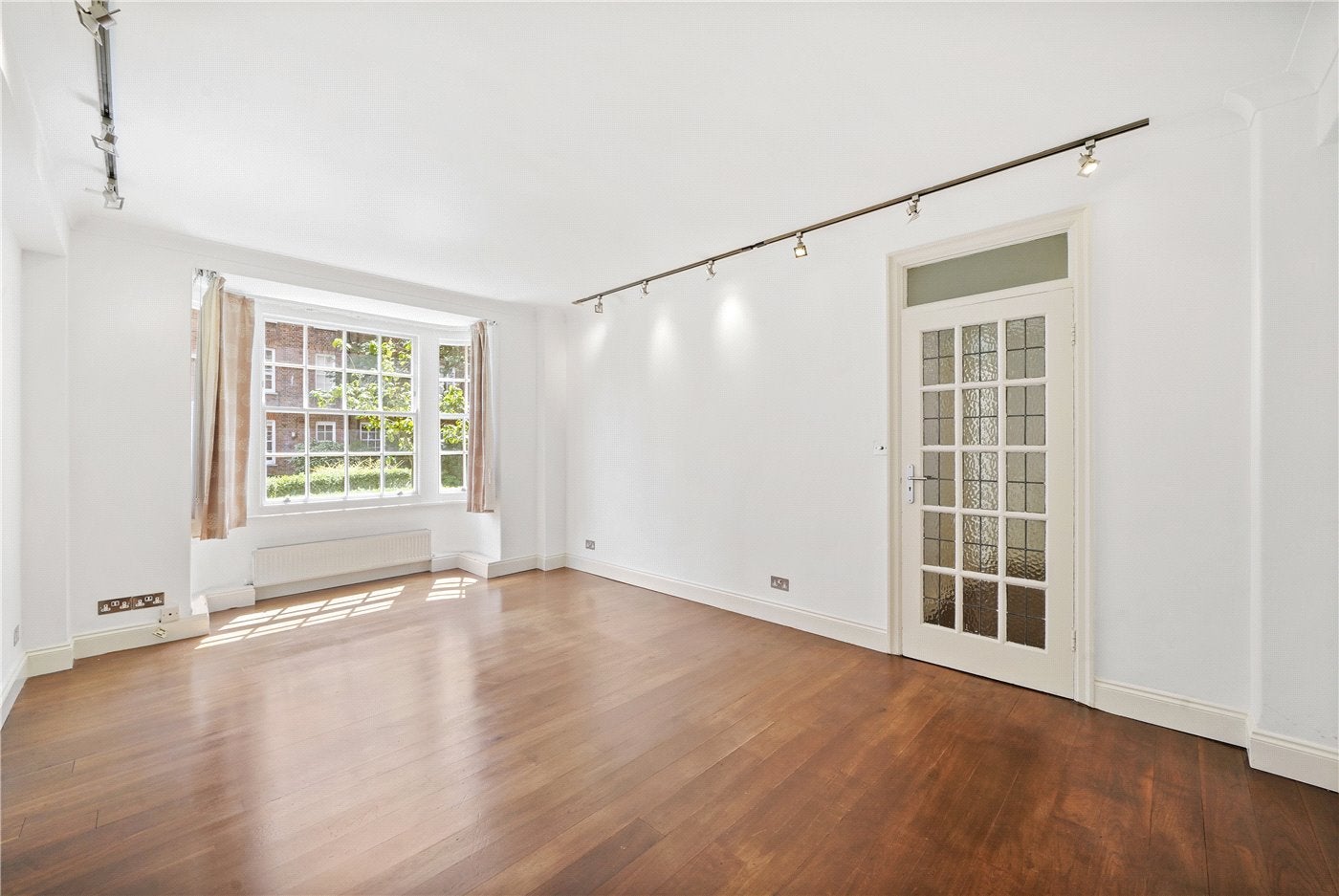 Flat Kensington Park Road in Greater London