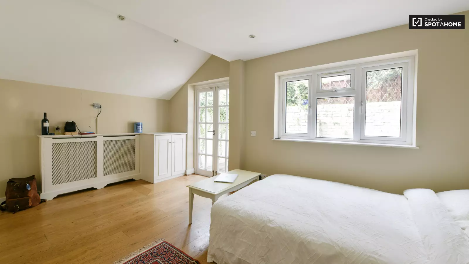 Flat Brookville Road in Greater London