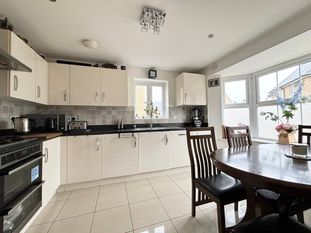 House Rutherford Way in Biggleswade
