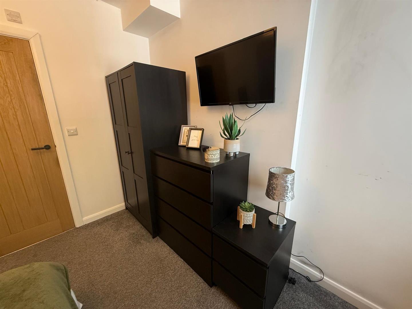 Room Shirburn Avenue in Mansfield Woodhouse