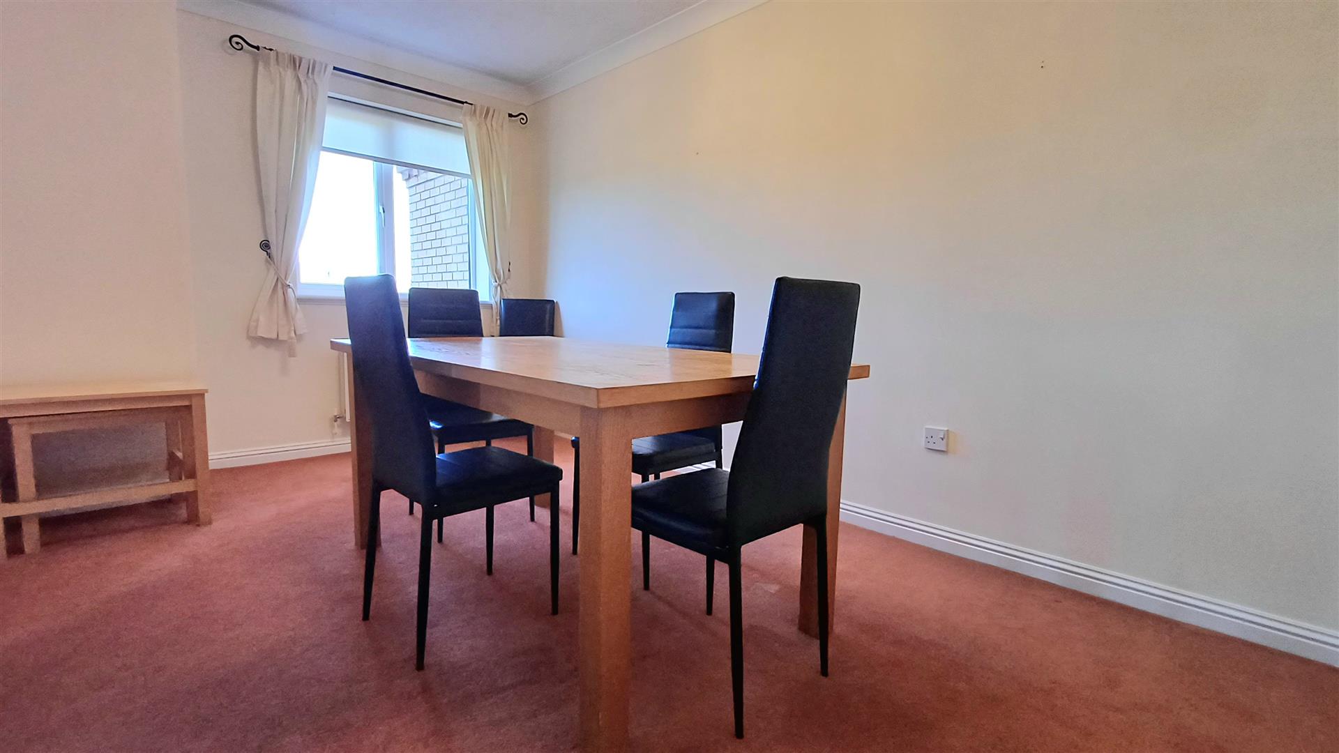 Flat Lakeside Boulevard in Doncaster