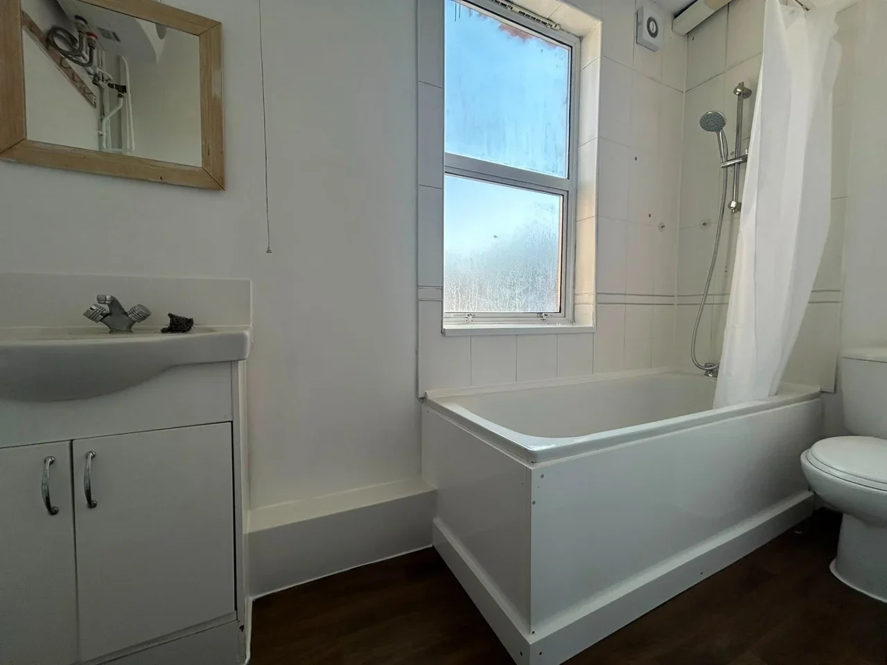 Flat Cecil Road in Greater London