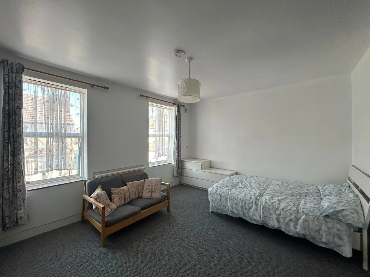 Flat Cecil Road in Greater London