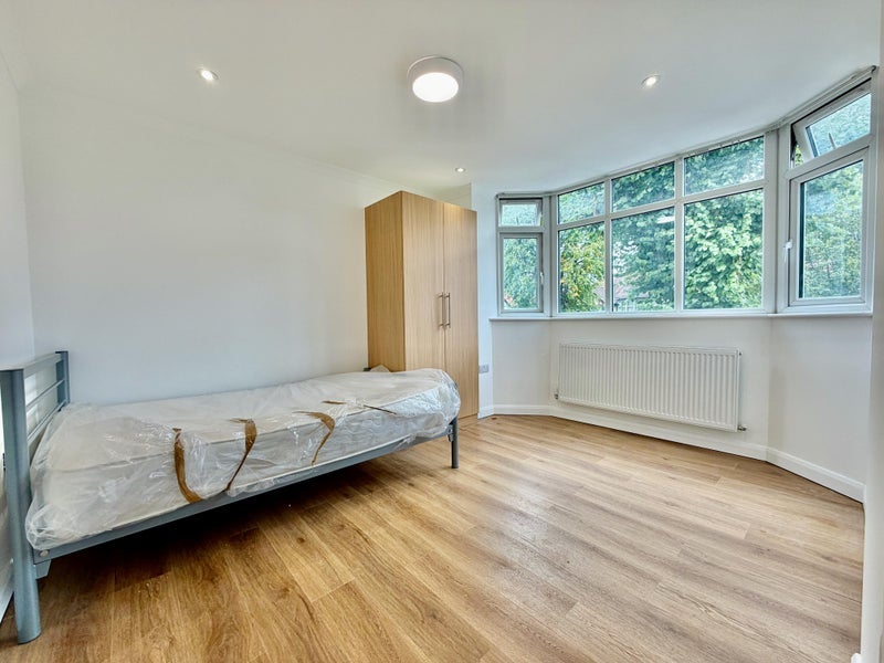 Flat St Augustine's Avenue in Greater London
