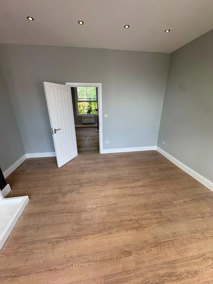 Flat Oseney Crescent in Greater London
