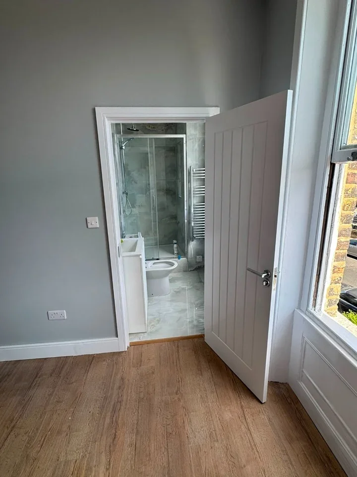 Flat Oseney Crescent in Greater London