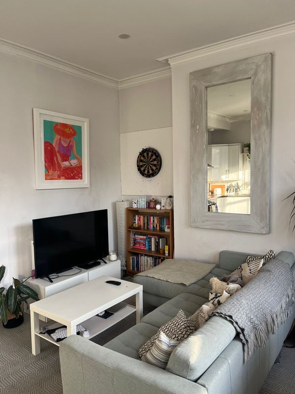Room Abbeville Road in Greater London