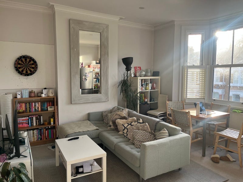 Room Abbeville Road in Greater London