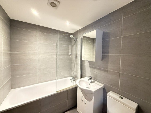 Flat Market Place in Watford