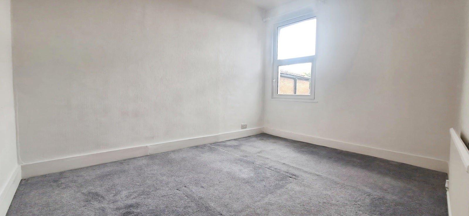 Flat Greenford Avenue in Greater London