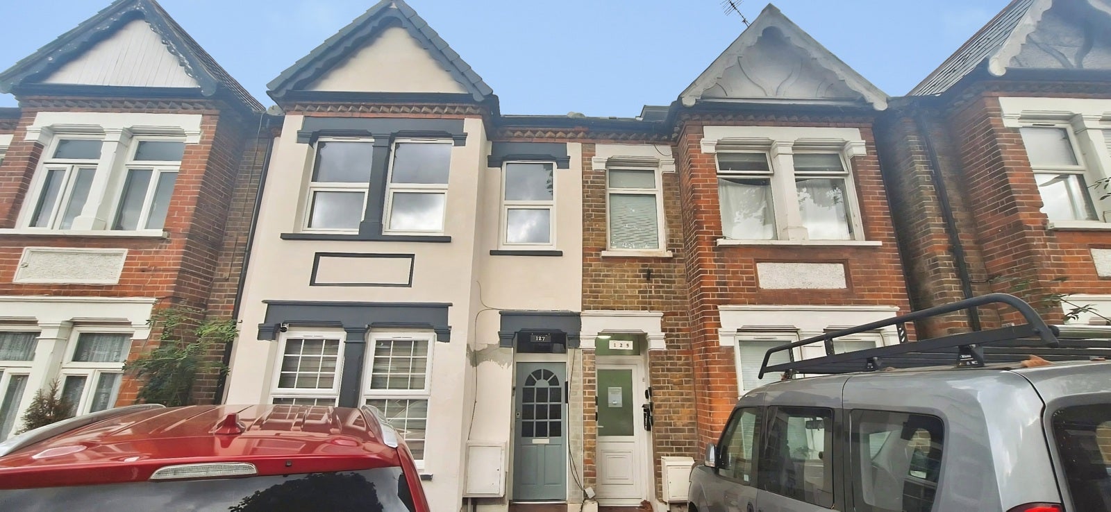 Flat Greenford Avenue in Greater London