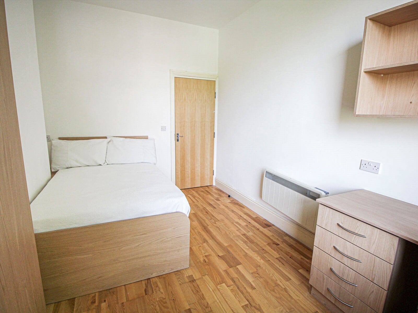 Flat Hyde Terrace in Leeds