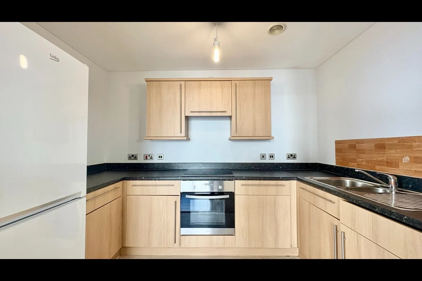 Flat Joslin Avenue in Greater London