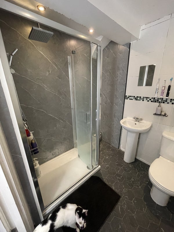 Room Upper North Street in Greater London