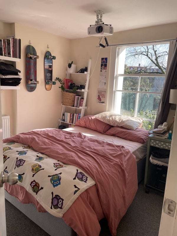 Room Upper North Street in Greater London