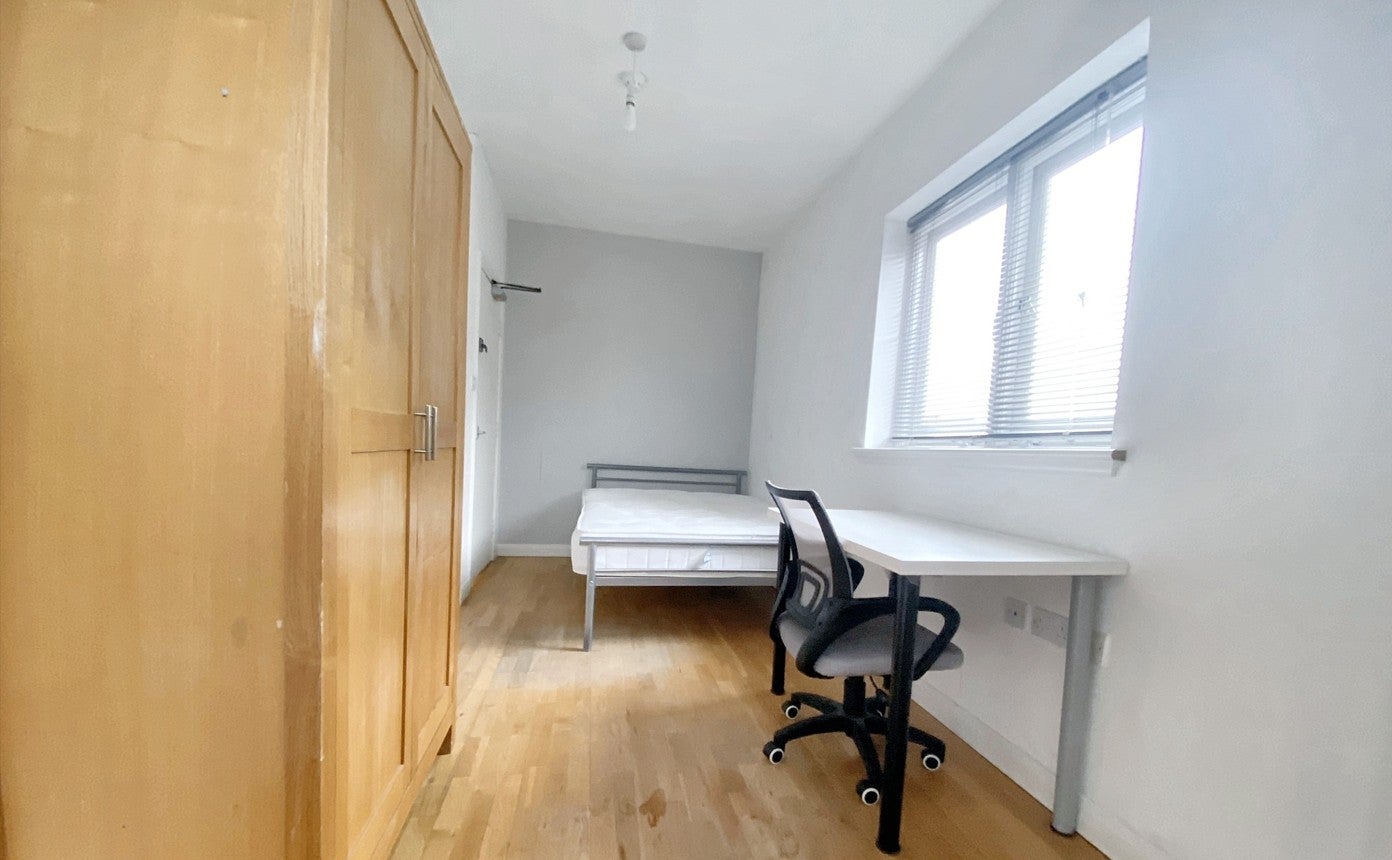 Room Derby Road in Nottingham