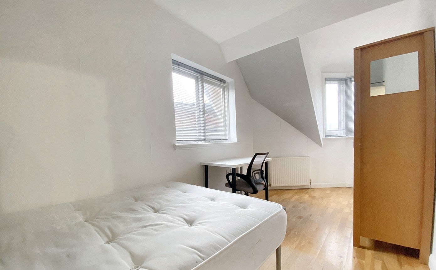 Room Derby Road in Nottingham