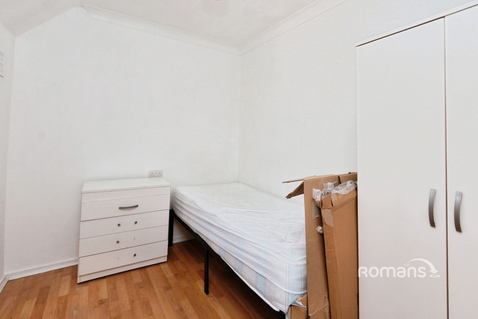 Room Stoke Hills in Waverley