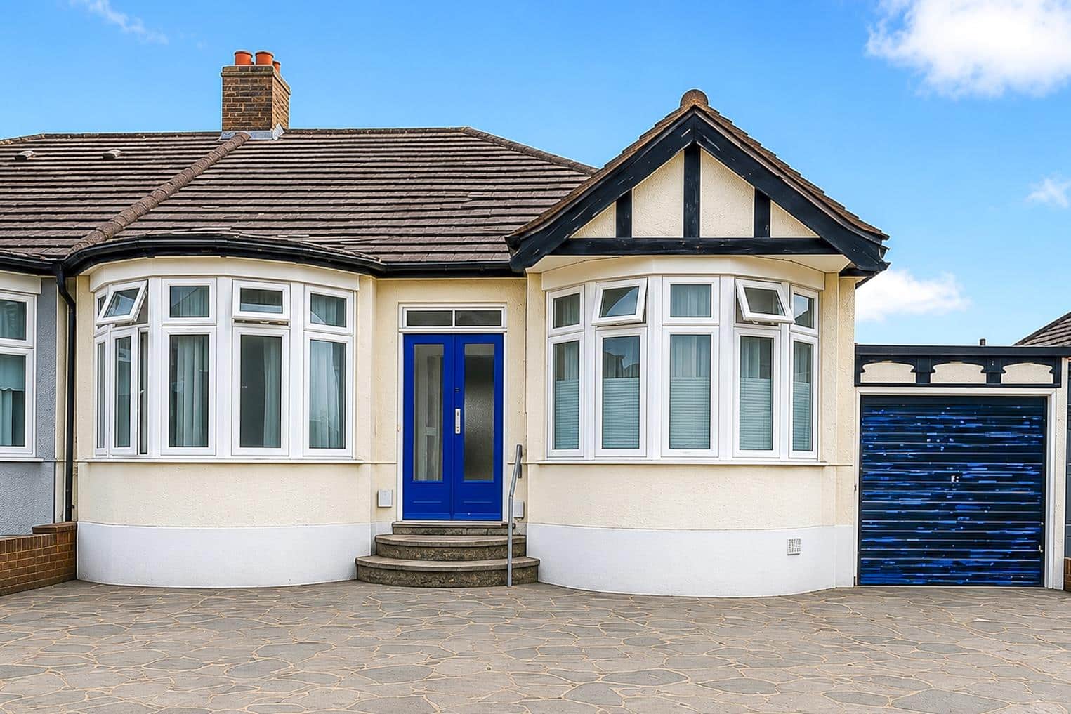 House Whitney Avenue in Greater London