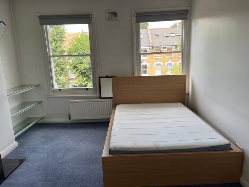 Room Evering Road in Greater London