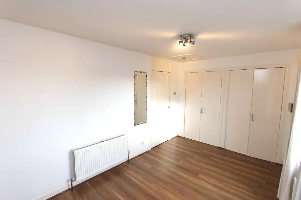 Flat Northfield Grove in City of Edinburgh