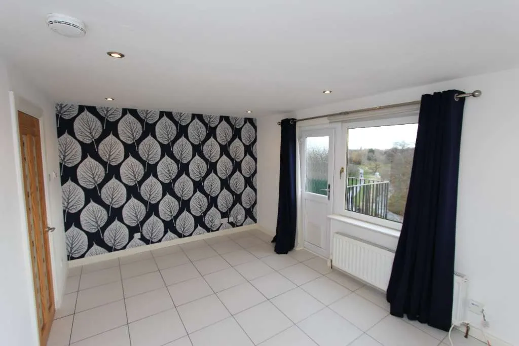 Flat Northfield Grove in City of Edinburgh