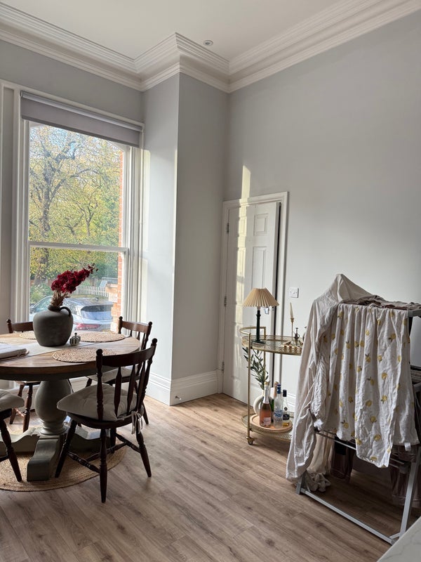 Room Ellesmere Road in Salford