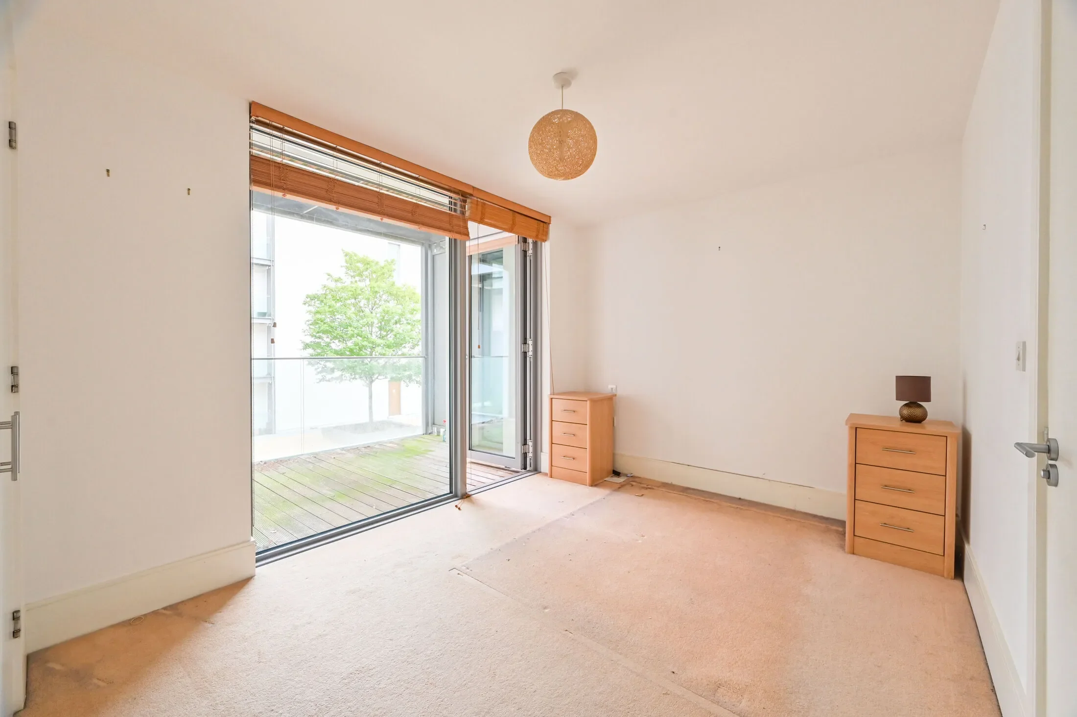 Flat Kelvin Road in Greater London