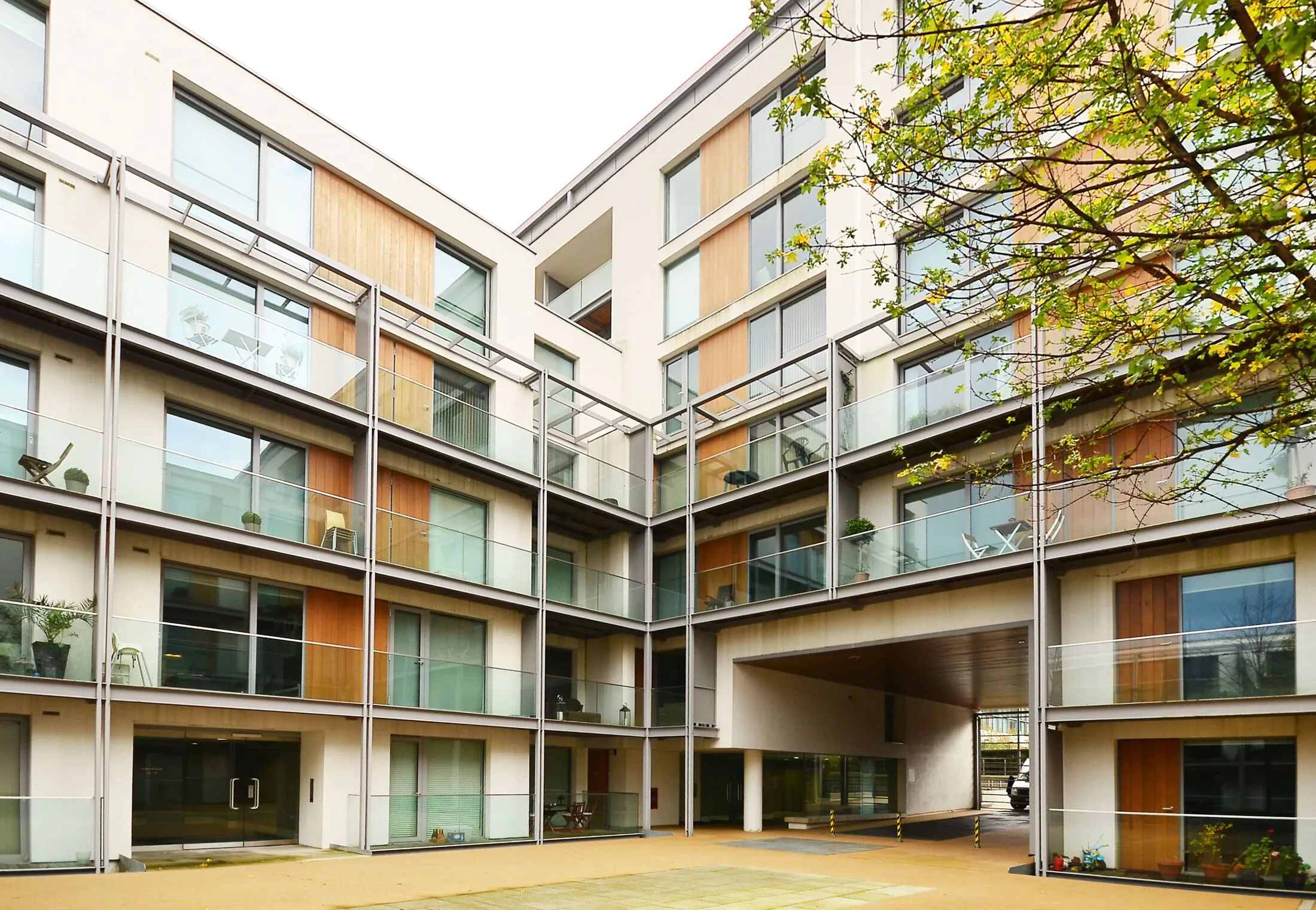Flat Kelvin Road in Greater London