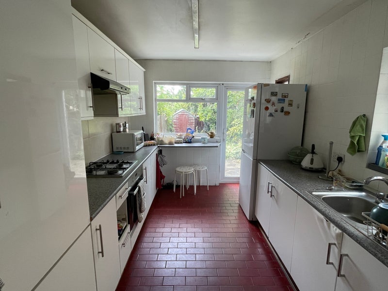 Room Shelbourne Road in Greater London