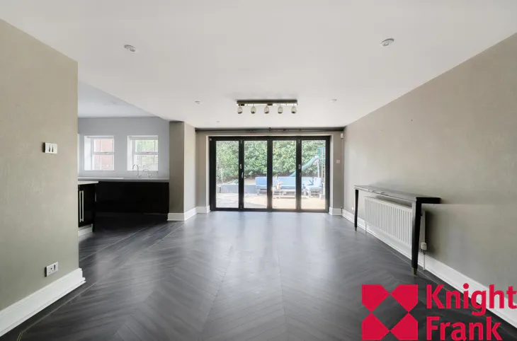 House Bowland Drive in Winkfield