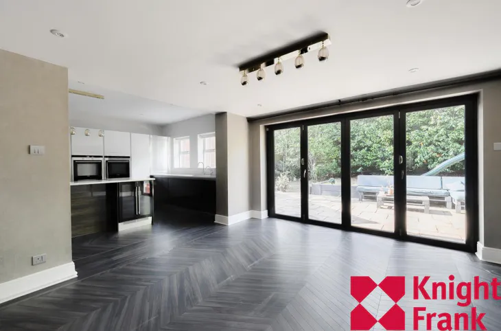 House Bowland Drive in Winkfield