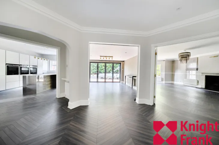 House Bowland Drive in Winkfield