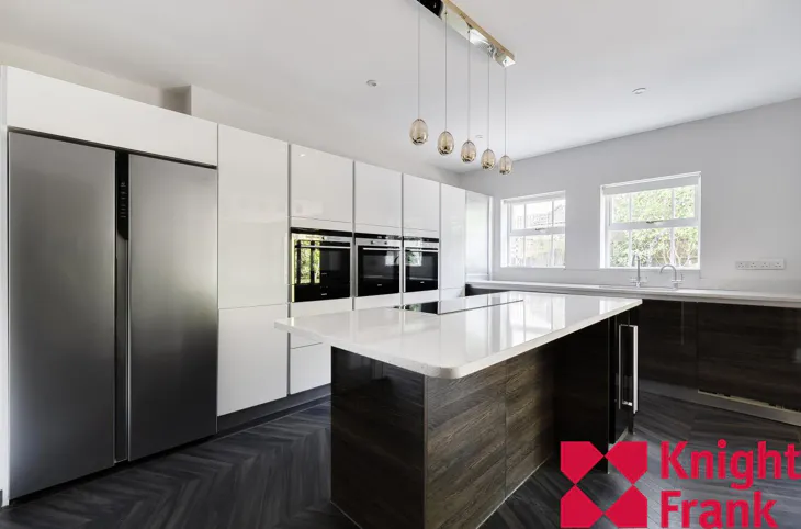 House Bowland Drive in Winkfield