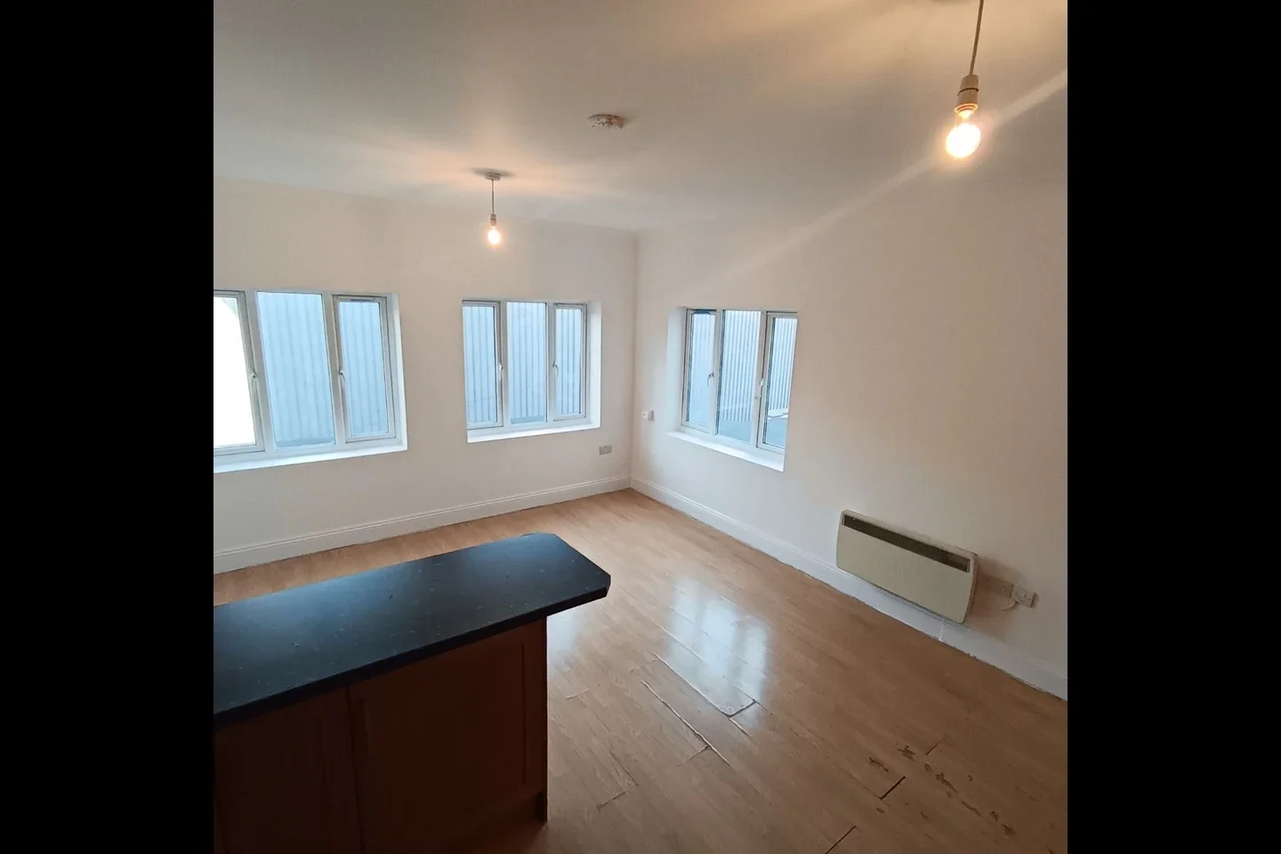 Flat Pitlake in Greater London
