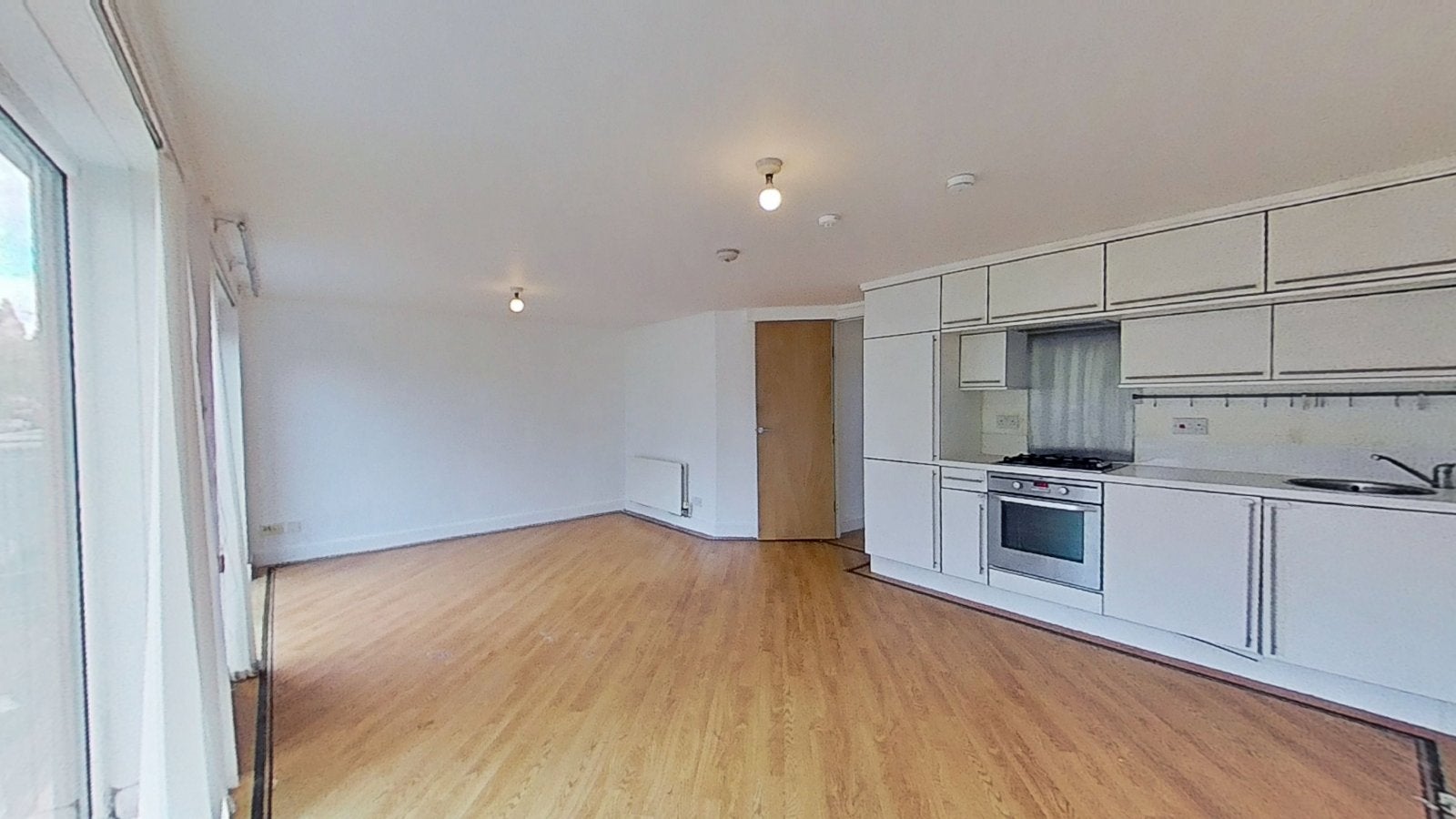 Flat Lochburn Road in Glasgow