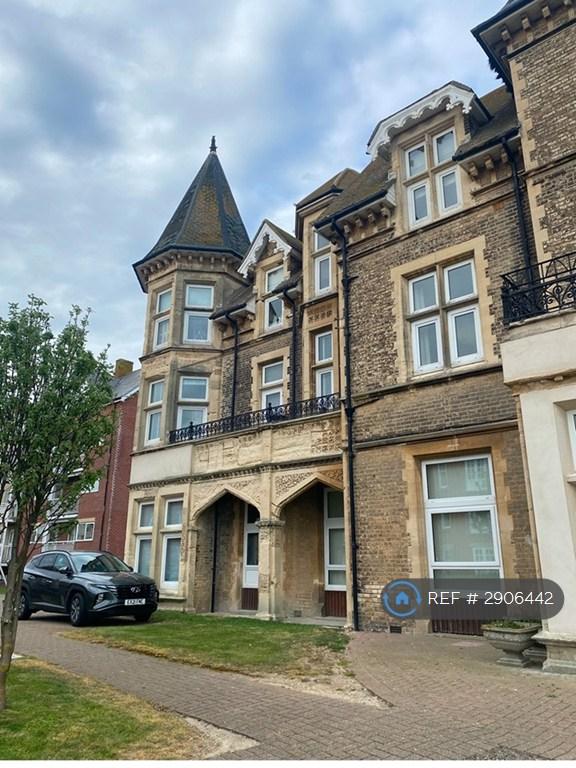 Flat Marine Parade East in Clacton-on-Sea
