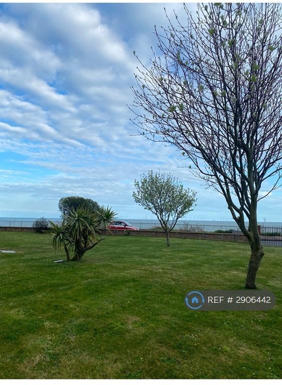 Flat Marine Parade East in Clacton-on-Sea