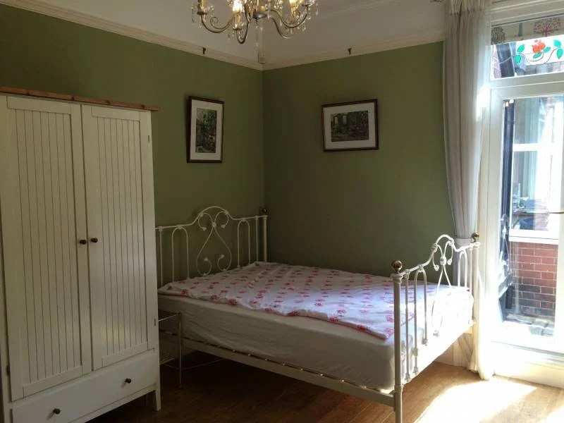 Room Tennyson Road in Luton