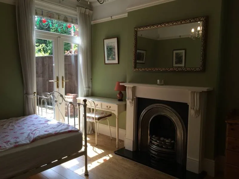 Room Tennyson Road in Luton