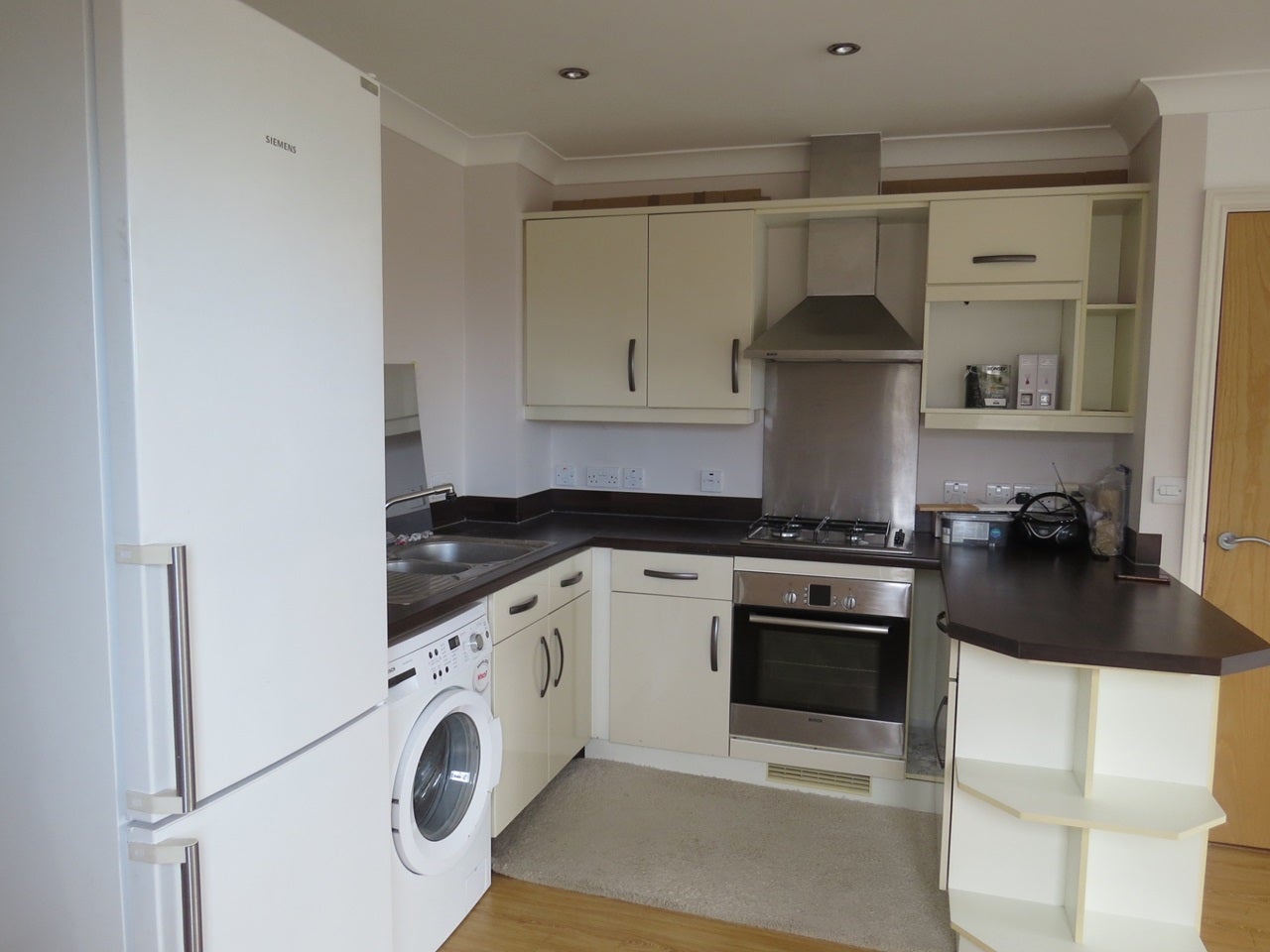 Flat Woodcote Road in Greater London