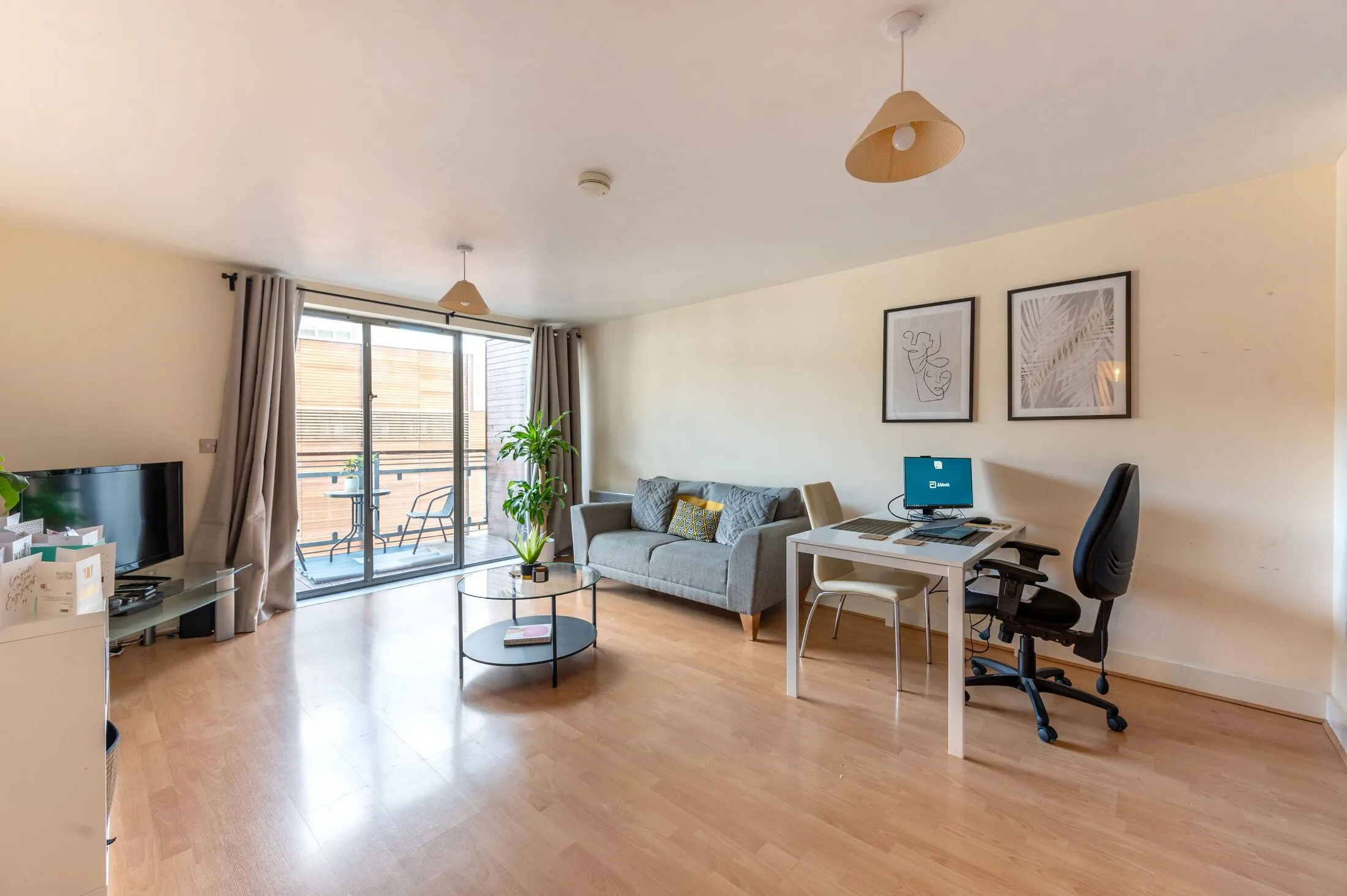 Flat The Bittoms in Greater London