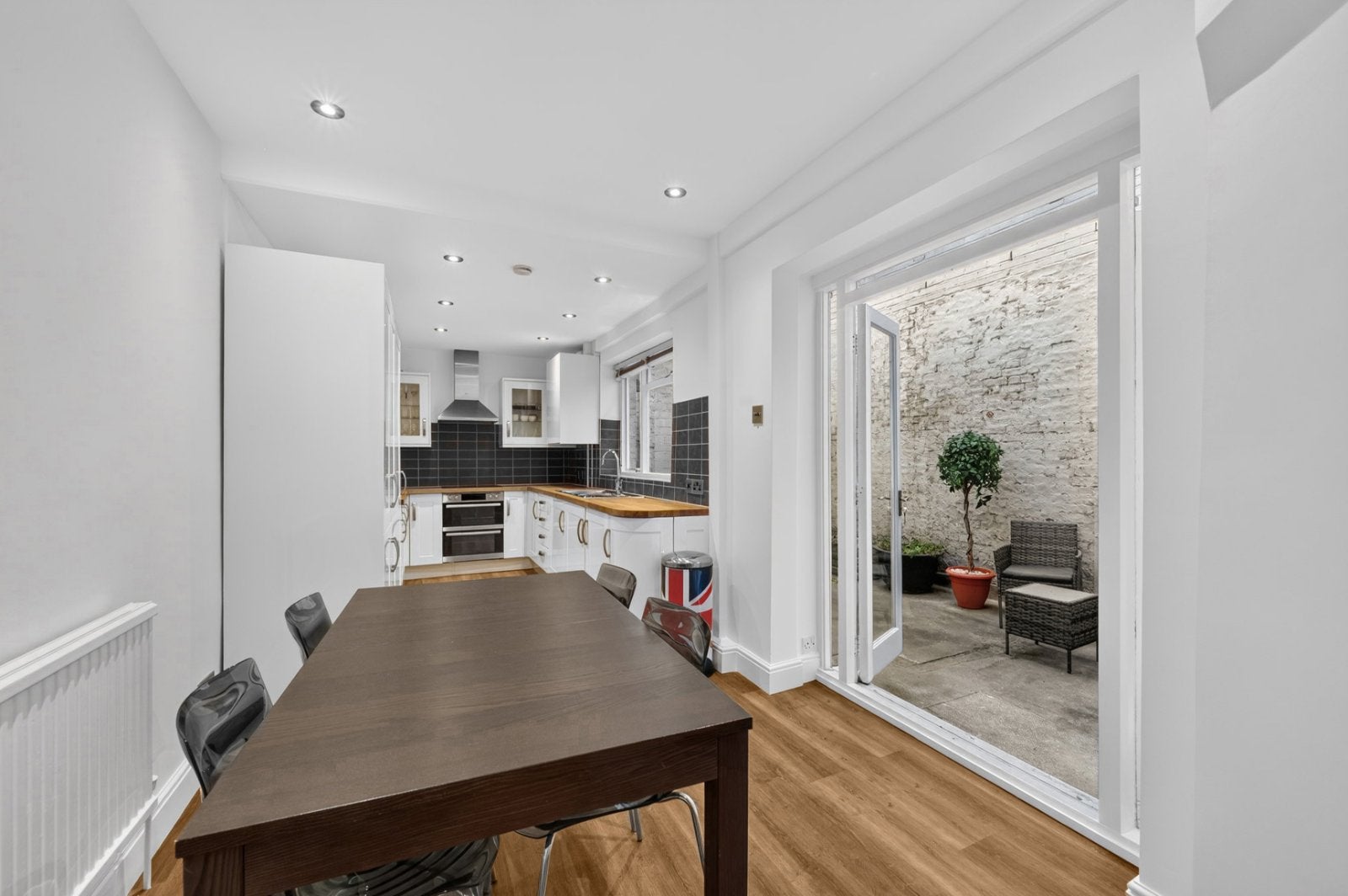 Flat Fitzroy Square in Greater London