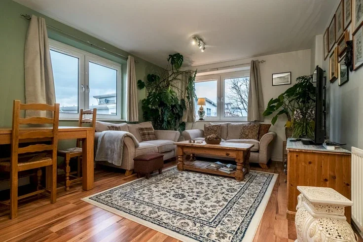 Flat Pilrig Street in City of Edinburgh