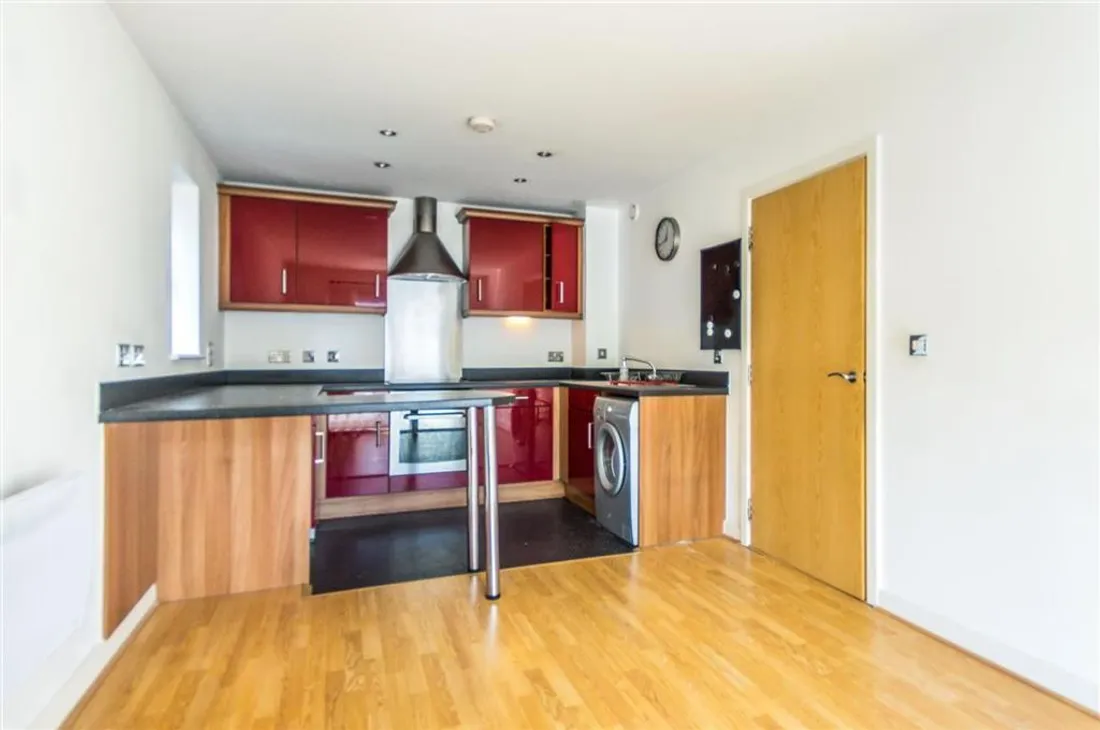 Flat Phoebe Road in Swansea