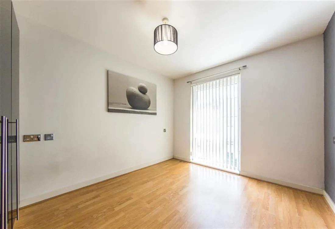 Flat Phoebe Road in Swansea