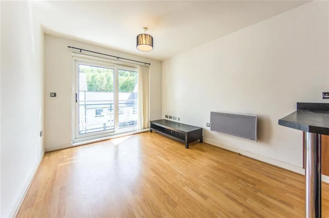 Flat Phoebe Road in Swansea