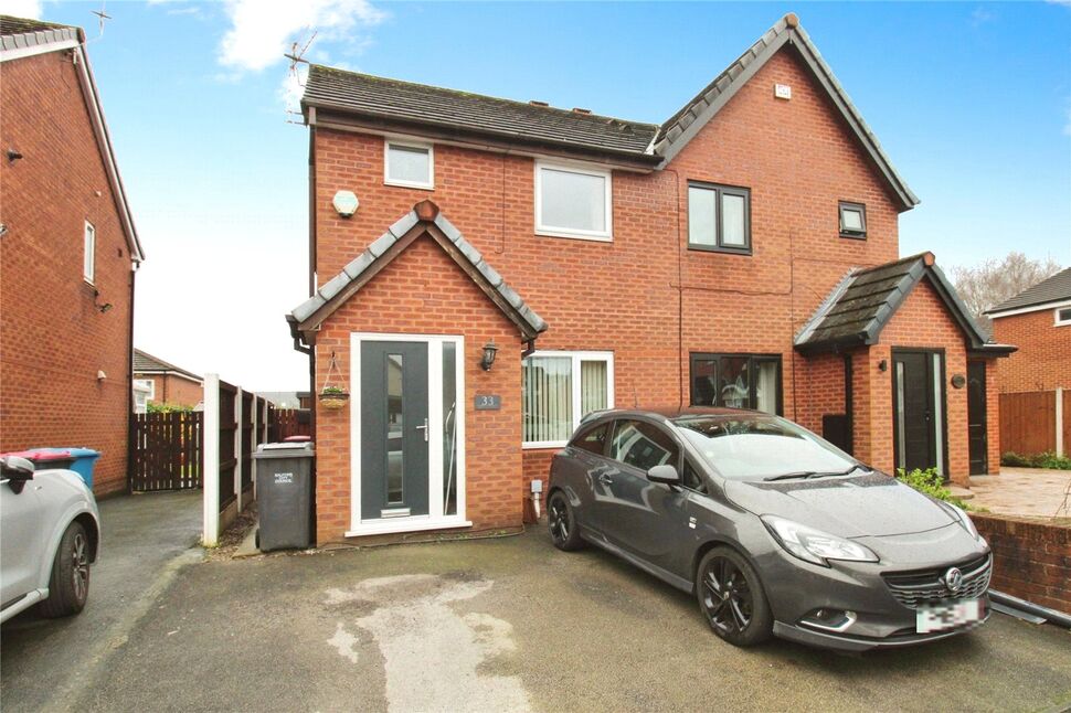 House Wayfarers Way in Salford